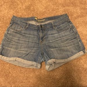 Old Navy Boyfriend Denim Shorts, Size 10